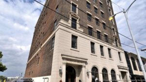 11-w-monument_900xx2058-1158-0-92